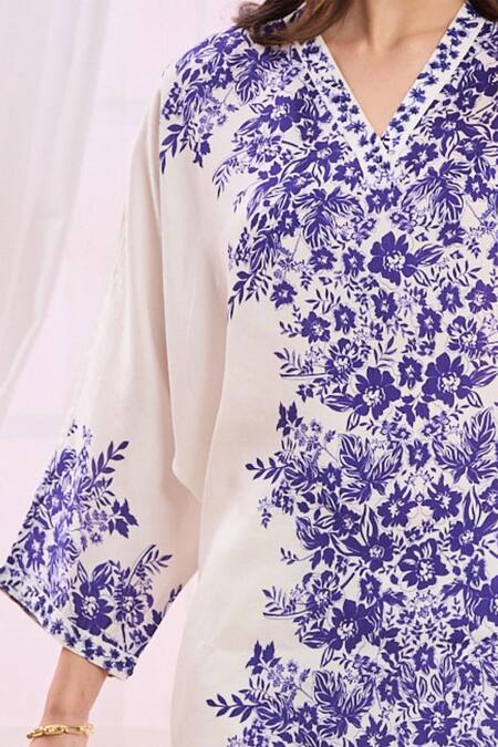 Buy_Taroob_White Silk, Linen Embroidery V-neck Floral Kurta And Pant Set_Online_at_Aza_Fashions