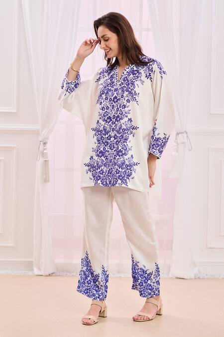 Shop_Taroob_White Silk, Linen Embroidery V-neck Floral Kurta And Pant Set_Online_at_Aza_Fashions