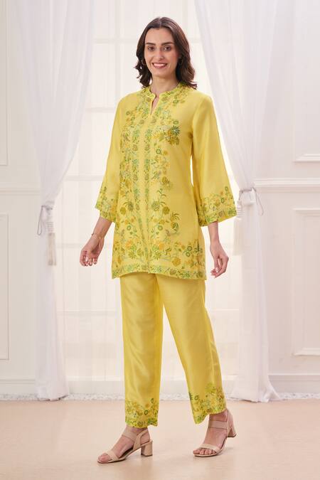 Buy Taroob Yellow Silk, Linen Embroidery Split V-neck Floral Hand Work Kurta And Pant Set Buy_Taroob_Yellow Silk, Linen Embroidery Split V-neck Floral Hand Work Kurta And Pant Set