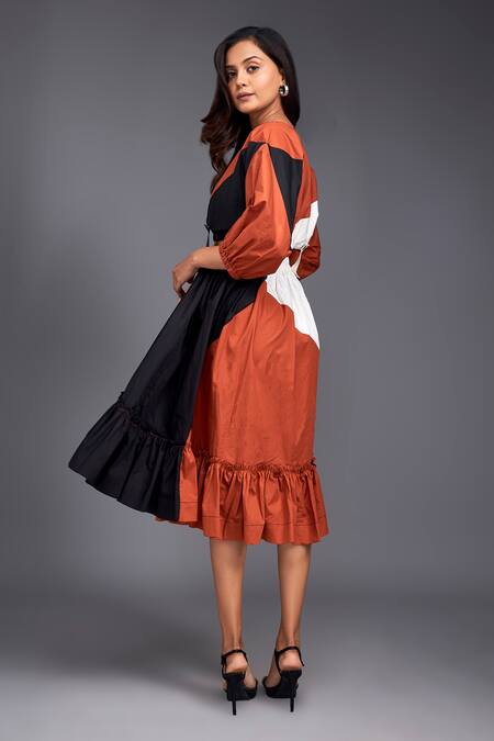 Deepika Arora_Orange Cotton V-neck Color Block Top And Skirt Set _at_Aza_Fashions