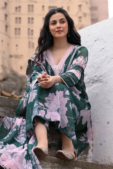 NUHH Green Cotton, Polyester Embroidery, Lace V-neck Floral Print Kurta Set Online at Aza Fashions NUHH_Green Cotton, Polyester Embroidery, Lace V-neck Floral Print Kurta Set _Online_at_Aza_Fashions
