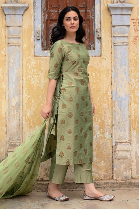 NUHH Green Ps Art Silk Block Printed Floral Boat Neck Kurta Set