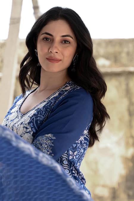 Buy_Nuhh_Blue Cotton, Viscose Mirrors, Embroidery Round Neck Moroccan Print Kurta Set _Online_at_Aza_Fashions