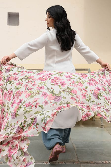 Nuhh Cotton Floral Thread Placement Embroidered Kurta Set 