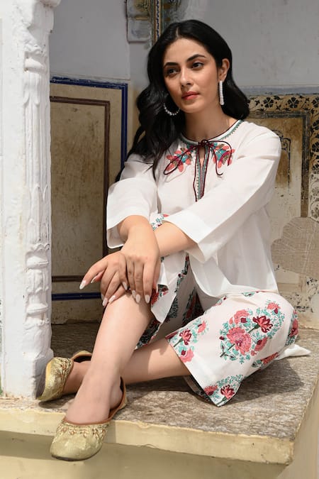 Shop Nuhh White Cotton Beads, Cut Work, Embroidery Keyhole Neck Kurta And Pant Set Online at Aza Fashions Shop_Nuhh_White Cotton Beads, Cut Work, Embroidery Keyhole Neck Kurta And Pant Set _Online_at_Aza_Fashions