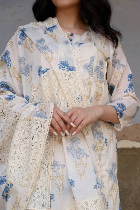 Shop_Nuhh_Blue Cotton Lace Round Neck Flower Print Kurta Set _Online_at_Aza_Fashions