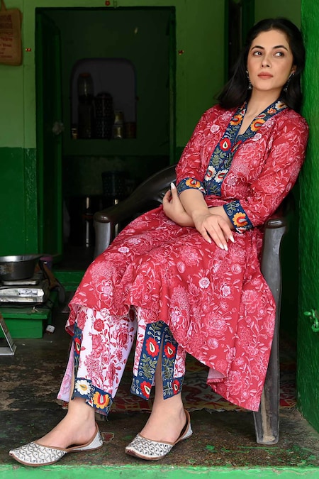 NUHH Red 100% Viscose Muslin Printed Florette V Neck Anarkali Set