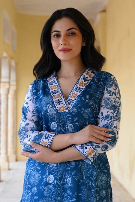 Buy_Nuhh_Blue Cotton, Polyester Embroidery V-neck Flora Print Kurta Set _Online_at_Aza_Fashions