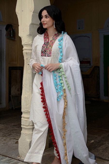 NUHH White 100% Cotton Embroidery Thread V Neck Schiffli Pattern Kurta Set