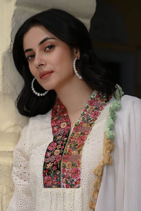 Buy_Nuhh_White Cotton Sequins, Embroidery, Tassels V-neck Schiffli Pattern Kurta Set _Online_at_Aza_Fashions