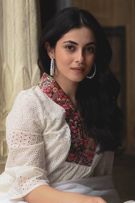 Nuhh_White Cotton Sequins, Embroidery, Tassels V-neck Schiffli Pattern Kurta Set _at_Aza_Fashions