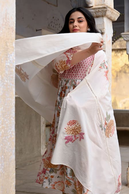 Nuhh Multi Color Cotton Lace, Embroidery Split V-neck Sangria Floral Print Kurta Set Online at Aza Fashions Nuhh_Multi Color Cotton Lace, Embroidery Split V-neck Sangria Floral Print Kurta Set _Online_at_Aza_Fashions