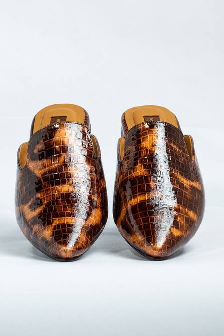 Shop Aniket Gupta Brown Textured Leather Slip-on Mules at Aza Fashions Shop_Aniket Gupta_Brown Textured Leather Slip-on Mules_at_Aza_Fashions