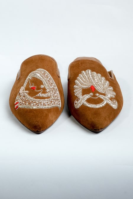 Buy_Aniket Gupta_Brown Zardozi Khamagani Embroidered Mules _Online_at_Aza_Fashions