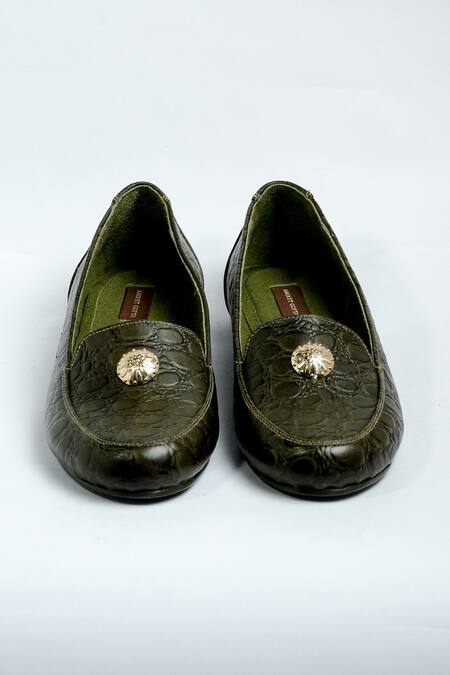 Shop Aniket Gupta Green Maharani Textured Leather Mules at Aza Fashions Shop_Aniket Gupta_Green Maharani Textured Leather Mules_at_Aza_Fashions