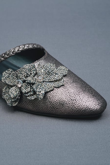 Sana K luxurious Footwear Grey Zilly Metallic Bloom Mules Flats Online at Aza Fashions Sana K luxurious Footwear_Grey Zilly Metallic Bloom Mules Flats _Online_at_Aza_Fashions