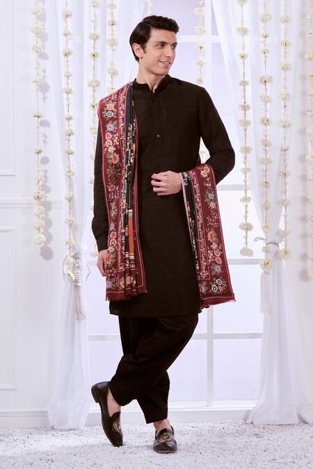 Taroob_Black Kalamkari Embroidery Majestic Raj Darbar Work Shawl_at_Aza_Fashions