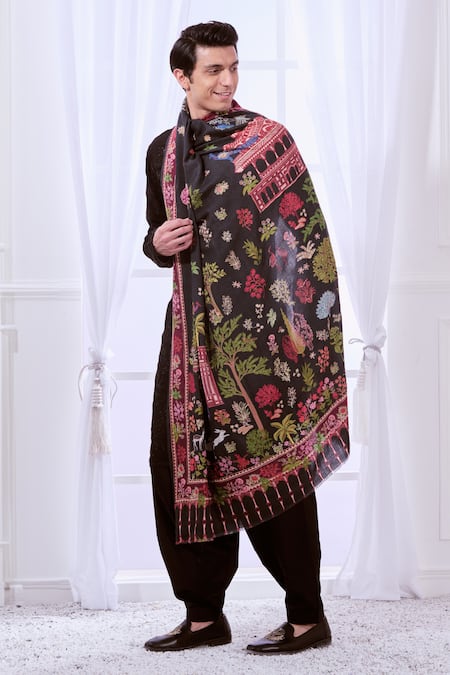 Buy_Taroob_Black Kalamkari Print Work Shawl_Online_at_Aza_Fashions