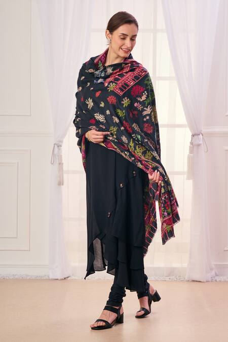 Buy Taroob Black Kalamkari Embroidery Nizam Shawl Online at Aza Fashions Buy_Taroob_Black Kalamkari Embroidery Nizam Shawl _Online_at_Aza_Fashions