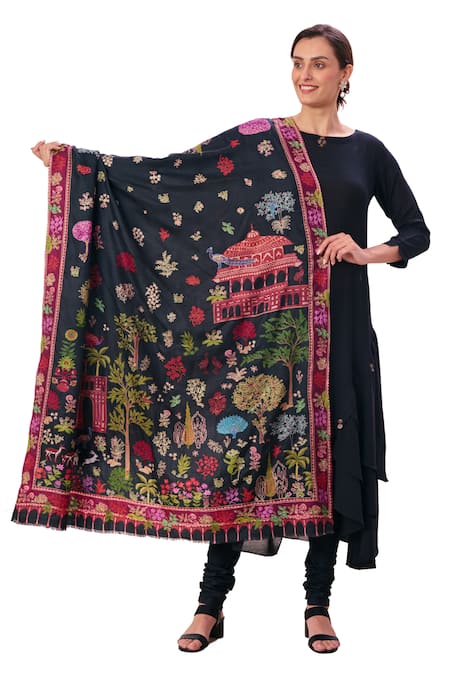 Shop Taroob Black Kalamkari Embroidery Nizam Shawl Online at Aza Fashions Shop_Taroob_Black Kalamkari Embroidery Nizam Shawl _Online_at_Aza_Fashions