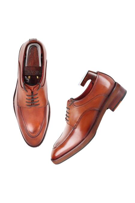 Fellmonger Brown Mirror Glossed Patina Saddle Derbies at Aza Fashions Fellmonger_Brown Mirror Glossed Patina Saddle Derbies _at_Aza_Fashions