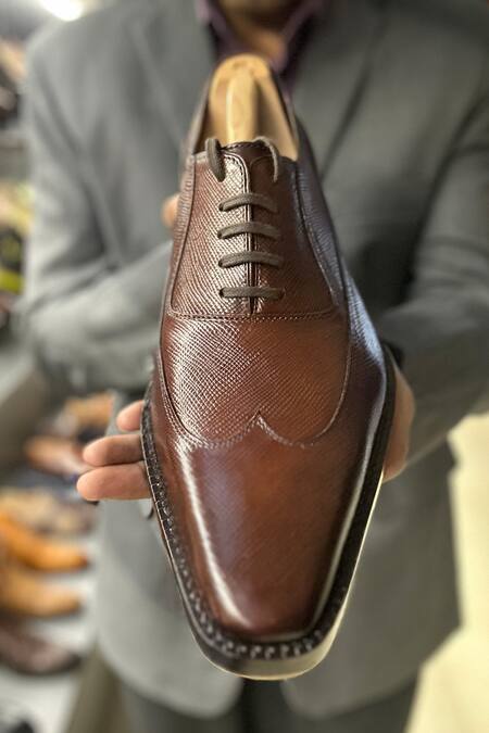 Buy Fellmonger Brown Goodyear Welted Wingtip Square Oxfords Buy_Fellmonger_Brown Goodyear Welted Wingtip Square Oxfords