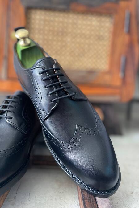 Shop_Fellmonger_Black Solid Lace-up Derby Shoes _Online_at_Aza_Fashions