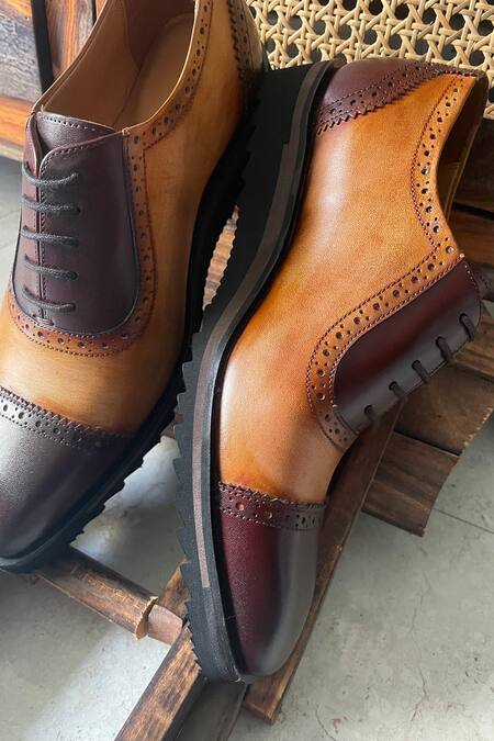 Shop Fellmonger Brown Solid Cap Toe Lace-up Oxford Shoes Online at Aza Fashions Shop_Fellmonger_Brown Solid Cap Toe Lace-up Oxford Shoes _Online_at_Aza_Fashions