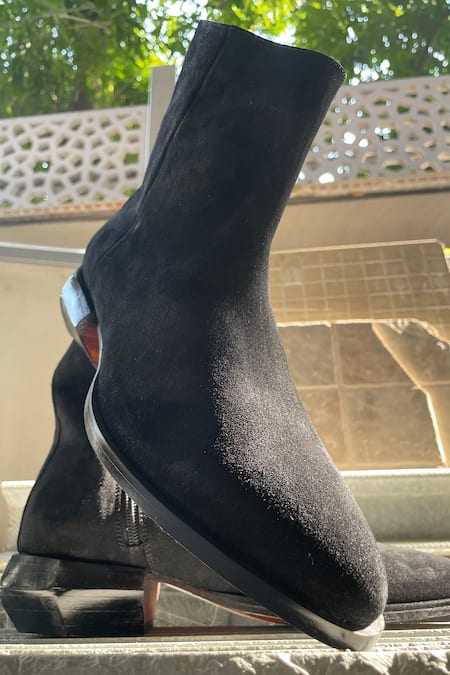 Fellmonger Black Solid Pointed Boots 