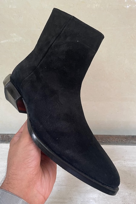 Shop Fellmonger Black Solid Pointed Boots at Aza Fashions Shop_Fellmonger_Black Solid Pointed Boots _at_Aza_Fashions