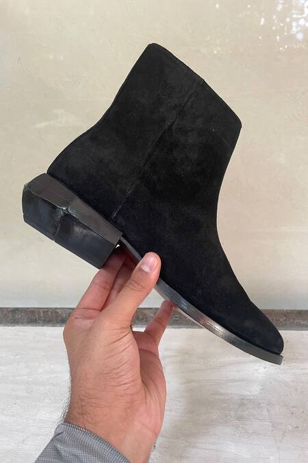 Fellmonger Black Solid Pointed Boots at Aza Fashions Fellmonger_Black Solid Pointed Boots _at_Aza_Fashions