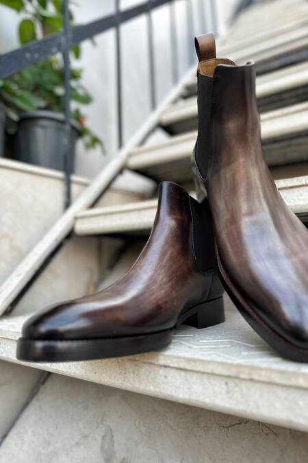 Buy_Fellmonger_Gray Solid Grey Chelsea Boots _Online_at_Aza_Fashions