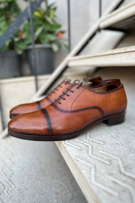 Buy Fellmonger Brown Solid Plain Cap Toe Lace-up Oxford Shoes Buy_Fellmonger_Brown Solid Plain Cap Toe Lace-up Oxford Shoes