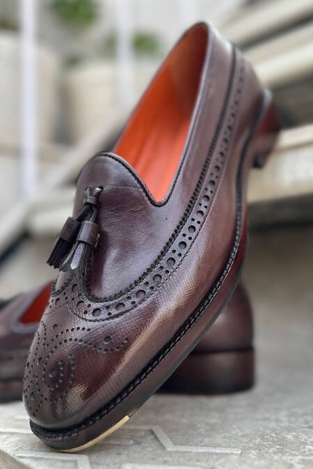 Fellmonger_Brown Solid Tasseled Loafers _at_Aza_Fashions