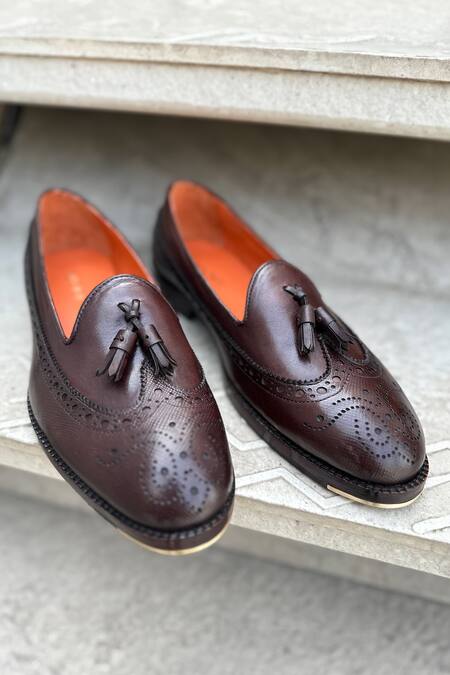 Buy_Fellmonger_Brown Solid Tasseled Loafers 