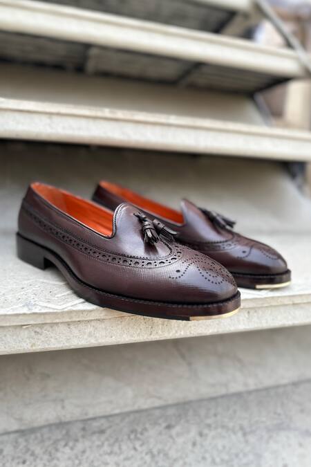 Shop_Fellmonger_Brown Solid Tasseled Loafers 