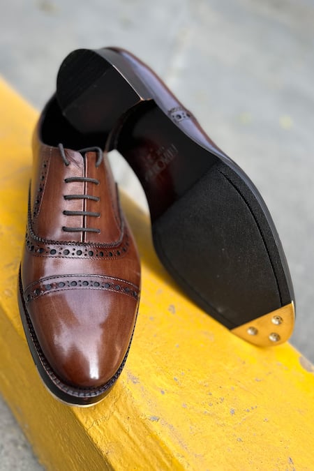 FELLMONGER Solid Lace-Up Punched Oxford Shoes 