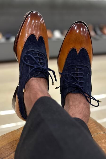 Shop Fellmonger Brown Lace-up Solid Oxford Shoes at Aza Fashions Shop_Fellmonger_Brown Lace-up Solid Oxford Shoes _at_Aza_Fashions