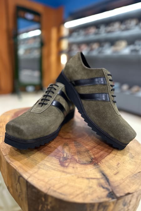 Fellmonger Solid Lace-Up T-Shaped Sneakers 