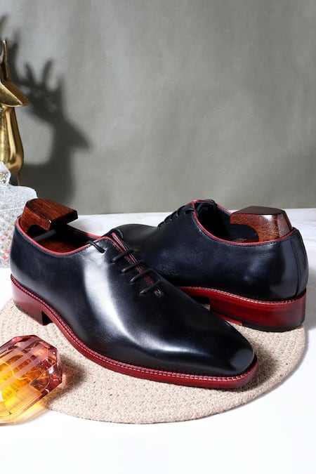FELLMONGER Black Plain Leather Derby Shoes