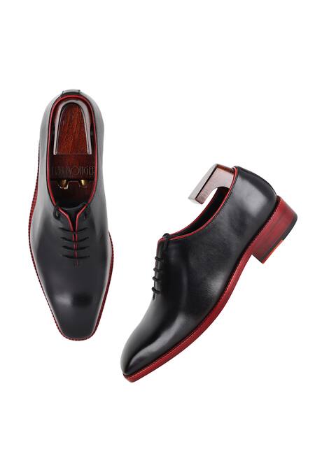 Fellmonger_Black Plain Leather Derby Shoes _at_Aza_Fashions