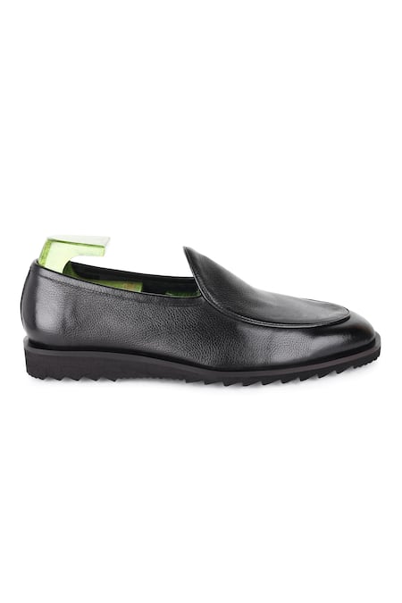 Fellmonger_Black Pebble Grain Texture Leather Loafers _at_Aza_Fashions