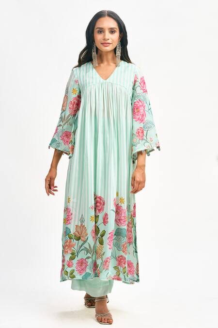 Tanu Malhotra_Blue Cotton, Silk, Organza Gota Patti, Embroidery V-neck Printed Kurta Set _at_Aza_Fashions