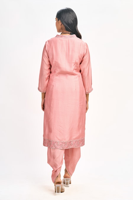Shop Tanu Malhotra Peach Cotton, Silk Gota Patti, Embroidery V-neck Printed Kurta Dhoti Pant Set at Aza Fashions Shop_Tanu Malhotra_Peach Cotton, Silk Gota Patti, Embroidery V-neck Printed Kurta Dhoti Pant Set _at_Aza_Fashions
