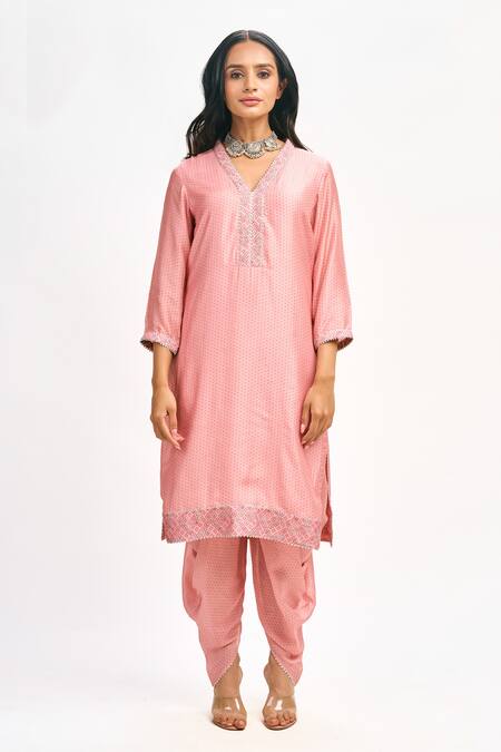 Buy Tanu Malhotra Peach Cotton, Silk Gota Patti, Embroidery V-neck Printed Kurta Dhoti Pant Set Buy_Tanu Malhotra_Peach Cotton, Silk Gota Patti, Embroidery V-neck Printed Kurta Dhoti Pant Set