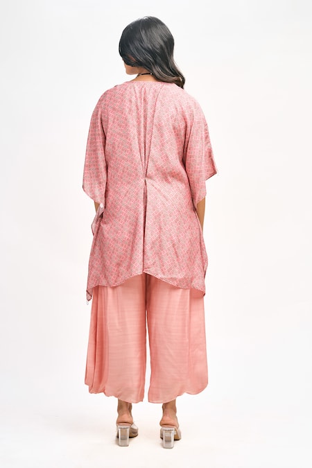 Shop Tanu Malhotra Peach Cotton, Silk Sequins V-neck Floral Print Kaftan Pant Set at Aza Fashions Shop_Tanu Malhotra_Peach Cotton, Silk Sequins V-neck Floral Print Kaftan Pant Set _at_Aza_Fashions
