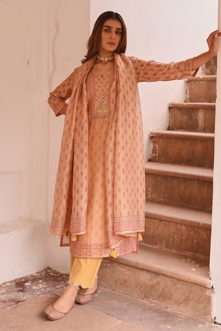 Buy_Karaj Jaipur_Yellow Linen, Cotton Sequins, Zari, Gota Patti Split Paisley Print Kurta Set 