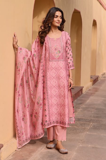 Shop Karaj Jaipur Peach Linen, Cotton Sequins, Gota Patti, Zari Split Mughal Print Kurta Set Online at Aza Fashions Shop_Karaj Jaipur_Peach Linen, Cotton Sequins, Gota Patti, Zari Split Mughal Print Kurta Set _Online_at_Aza_Fashions