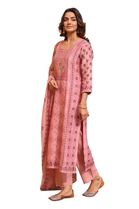 Shop Karaj Jaipur Peach Linen, Cotton Sequins, Gota Patti, Zari Split Mughal Print Kurta Set Shop_Karaj Jaipur_Peach Linen, Cotton Sequins, Gota Patti, Zari Split Mughal Print Kurta Set