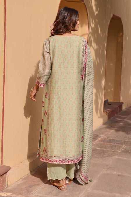 Karaj Jaipur Linen Bouquet Print Kurta Set 